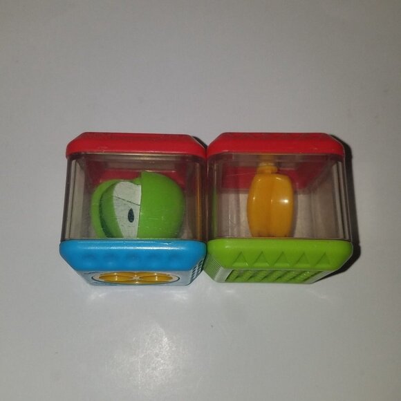 2 Fisher Price Peek-A-Boo Blocks Lot Food Fruit Bananas Green Apple - Picture 1 of 6